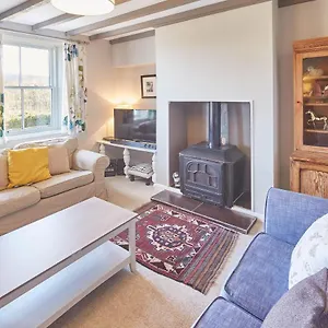  Holiday home Host & - Heather United Kingdom